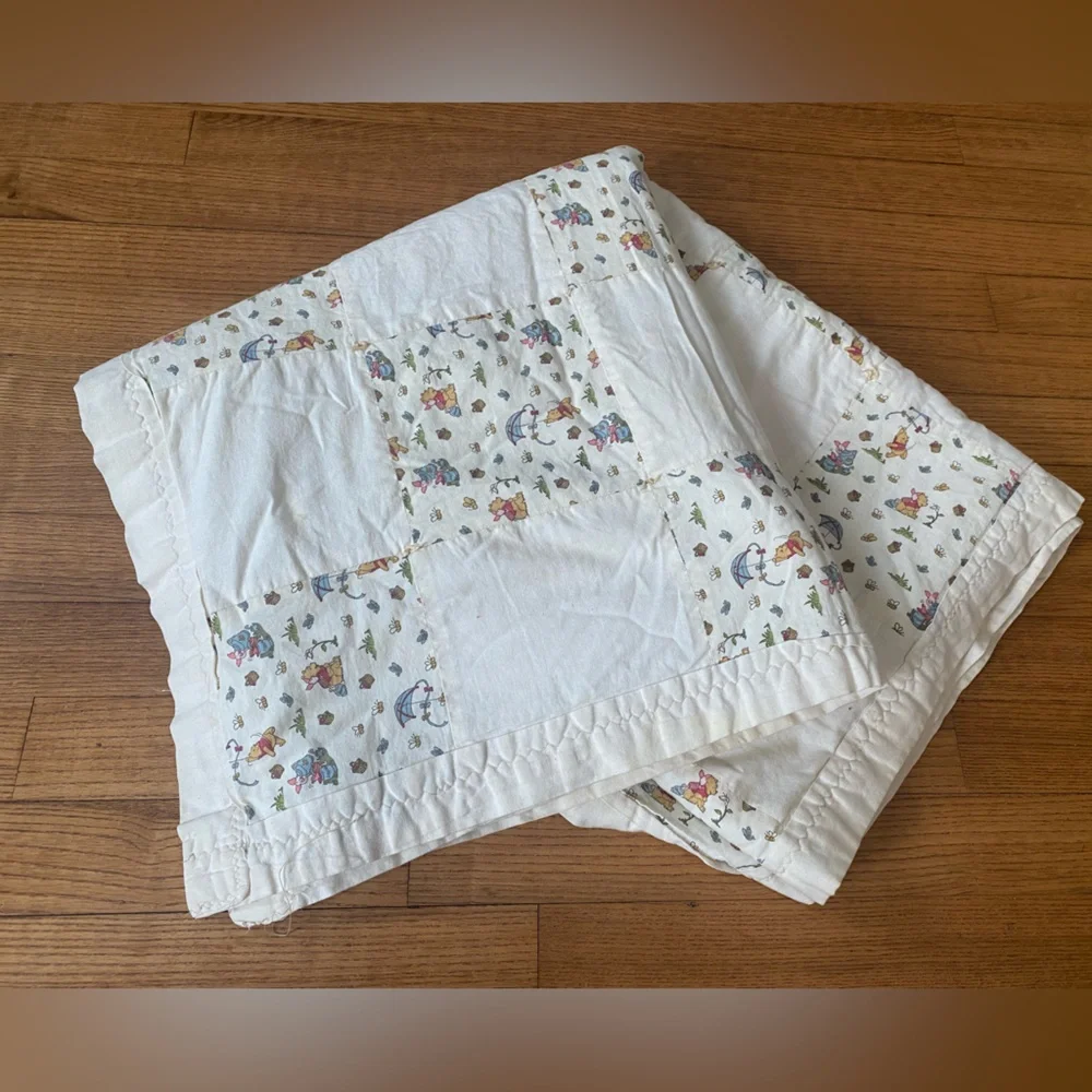 Handmade VTG Winnie the Pooh bees baby blanket makers tag Patterned Quilt READ